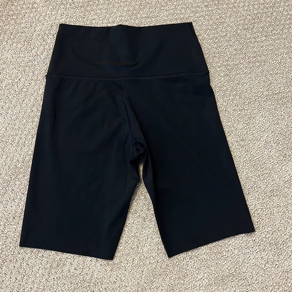 Aerie offline bike shorts size medium, never worn - Picture 5 of 8